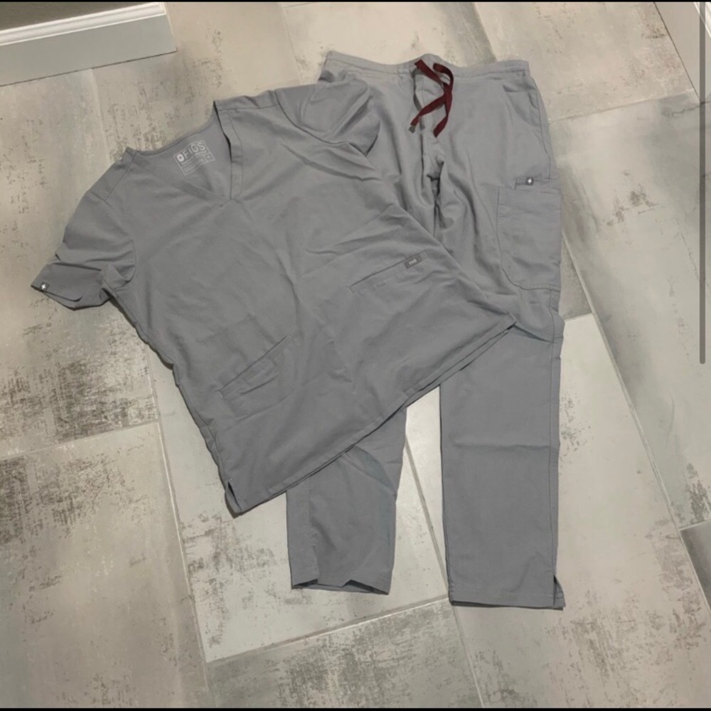 Cement FIGS scrub set